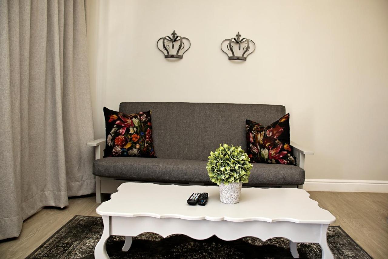 French Karoo Guesthouse Beaufort West Bagian luar foto