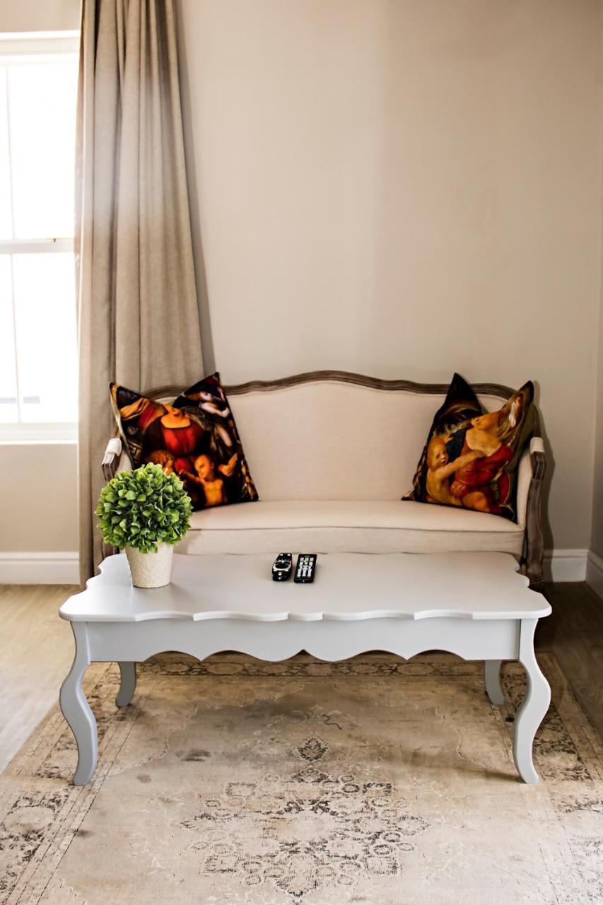 French Karoo Guesthouse Beaufort West Bagian luar foto